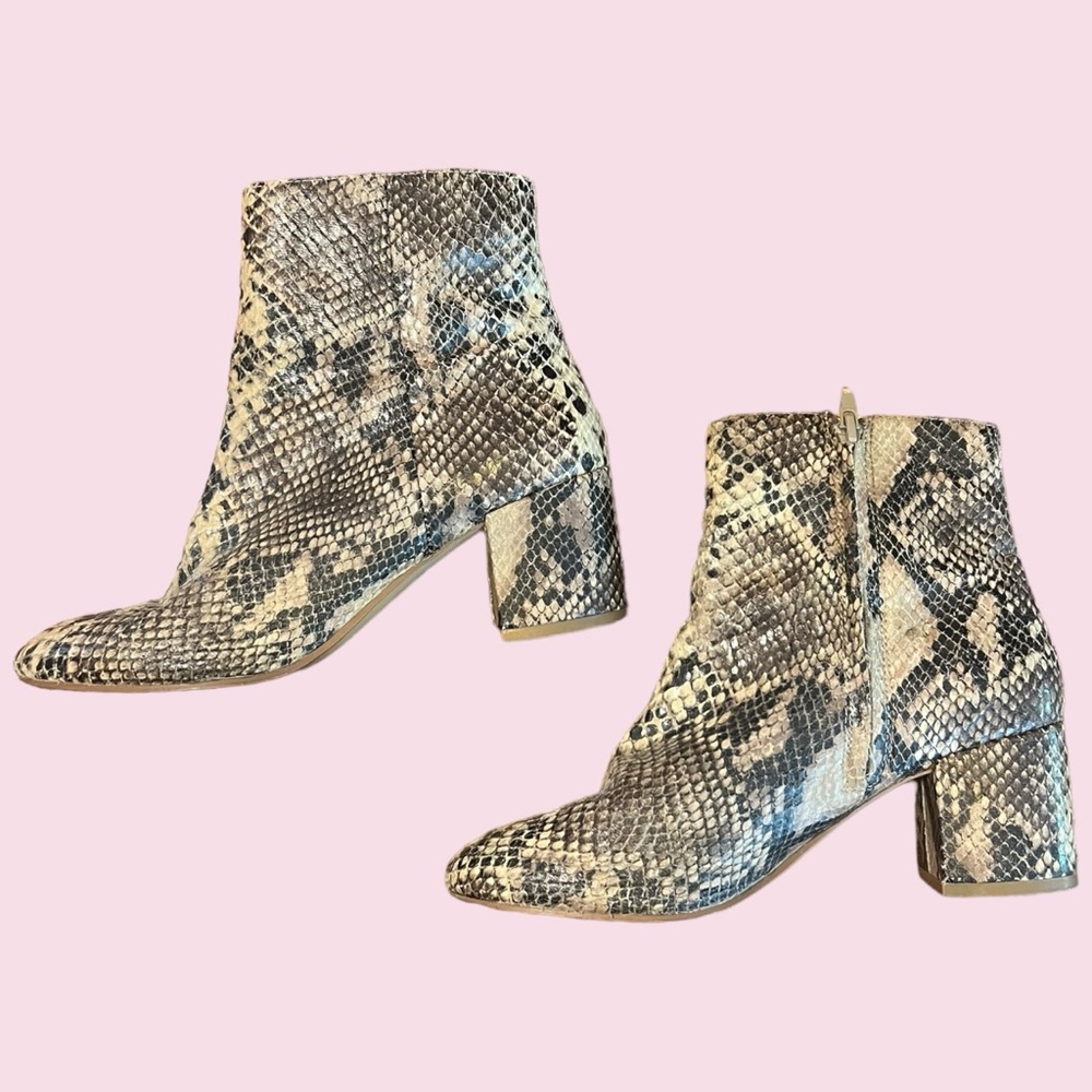 Urban Outfitter Size 8 Faux Snake Skin Heeled Boots